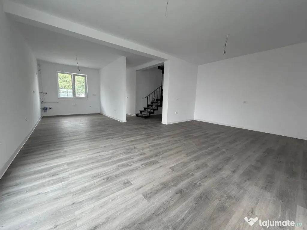 Duplex | 4 camere | Asfalt | Finisaje premium | Curte genero - Utvin (Timis)