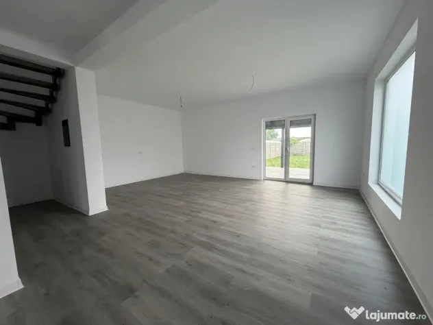 Duplex | 4 camere | Asfalt | Finisaje premium | Curte genero - Utvin (Timis)