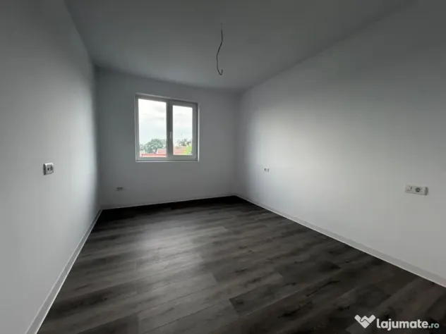 Duplex | 4 camere | Asfalt | Finisaje premium | Curte genero - Utvin (Timis)