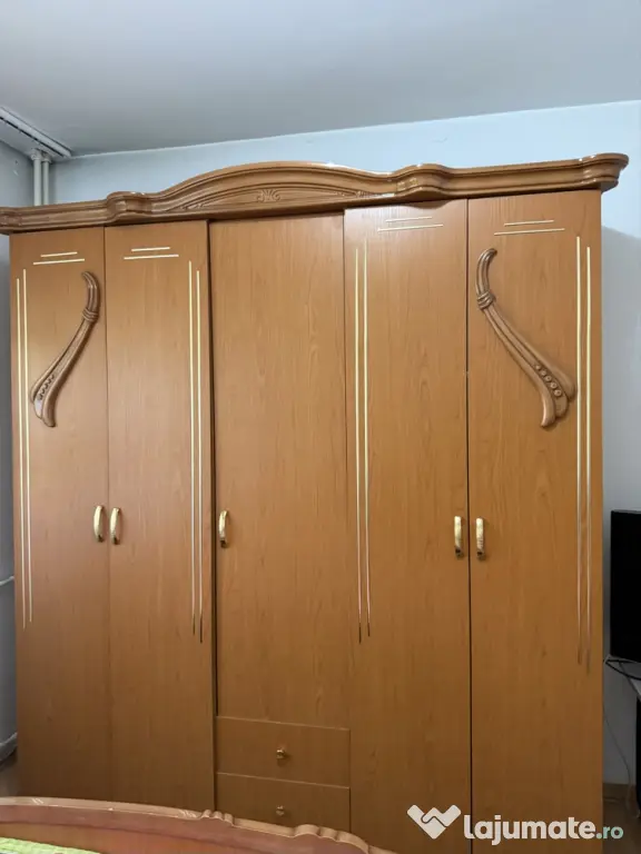Set Mobilier Dormitor Complet (Șifonier, Pat dublu, Nopțiere, Comodă cu oglindă)