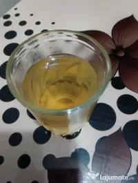 Vând vin făcut din producție proprie 