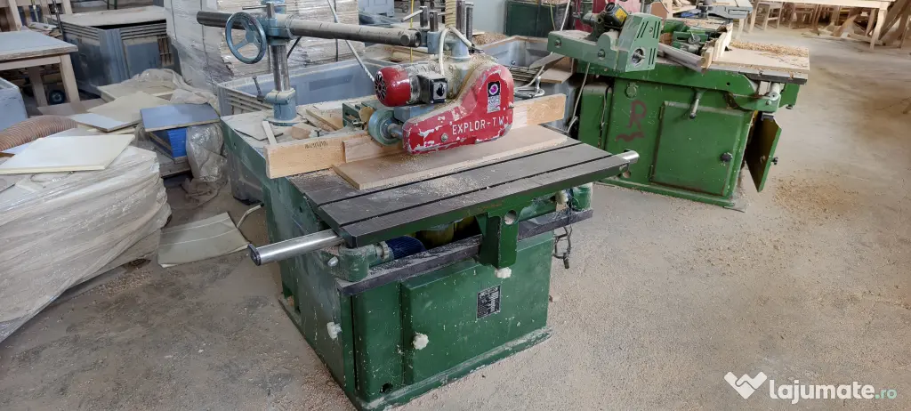 vand Masina de frezat cu ax vertical (MNF) cu avans mecanic / Vertical spindle