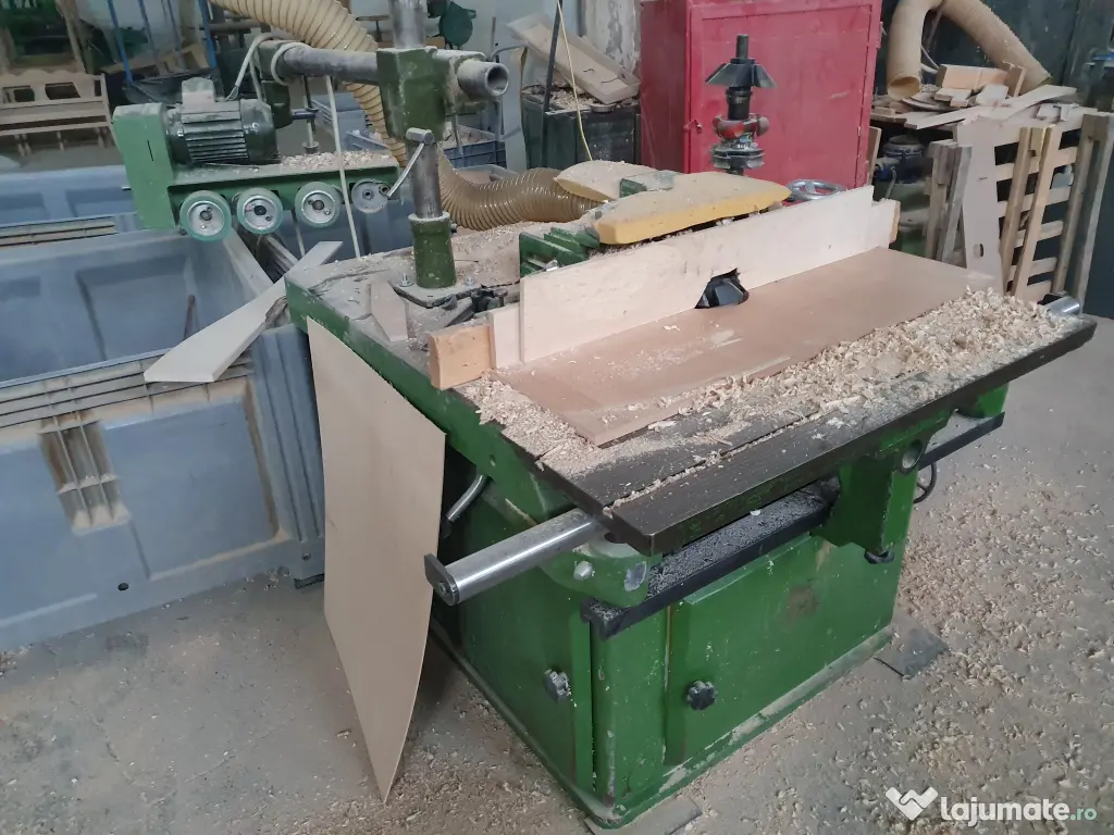 vand Masina de frezat cu ax vertical (MNF) cu avans mecanic / Vertical spindle