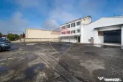Hală de închiriat Brașov cu birouri, 240 kW și platformă betonată