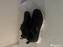 Adidasi sketchers