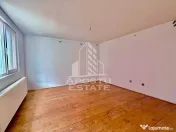 Casa individuala de vanzare pe parter Girocului 