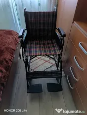 Scaun pliabil nou, cu roti 