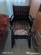 Scaun pliabil nou, cu roti 