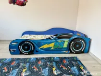 Pat McQueen și covor cars