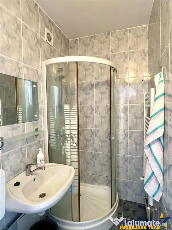 3 camere cu atmosfera de acasa, etaj 3, mobilat, utilat, car - Brasov (Brasov)