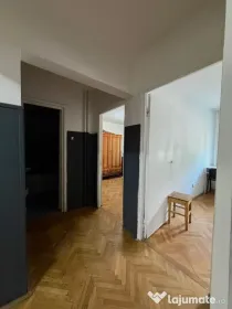 Inchiriez apartament cu 3 camere situat in cartierul Manastur,str.Izlazului