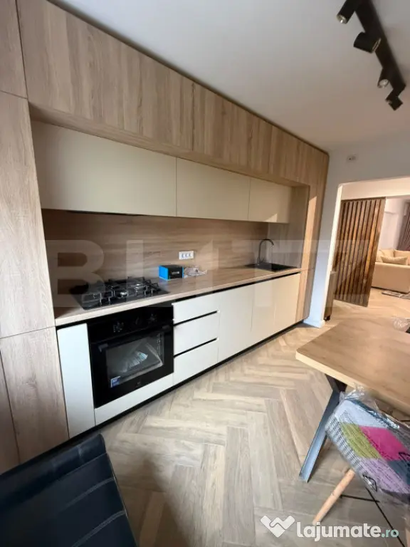 Apartament 3 camere, 77 mp, lift, zona Burdujeni - Suceava (Suceava)