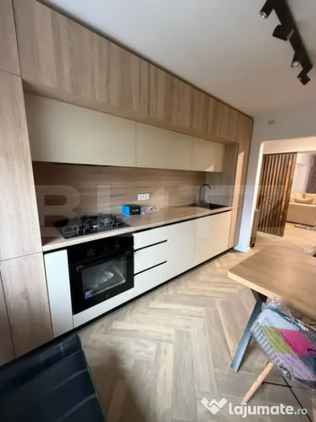 Apartament 3 camere, 77 mp, lift, zona Burdujeni - Suceava (Suceava)