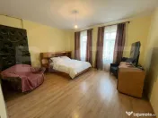 Casă săsească renovată, 7 camere, teren 943 mp, garaj, p 