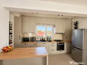 Apartament 3 camere, 2 băi, 2 balcoane, parcare | 96 mp | M 