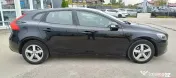 ...Volvo V 40...