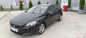 ...Volvo V 40...
