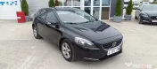 ...Volvo V 40...