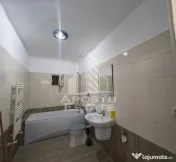 Apartament cu 2 camere de vanzare, centrala proprie, zona Lipovei 