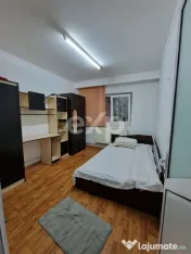 Apartament de vânzare – 4 camere ,Parter Micro 12