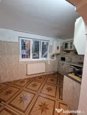 Apartament de vânzare – 4 camere ,Parter Micro 12