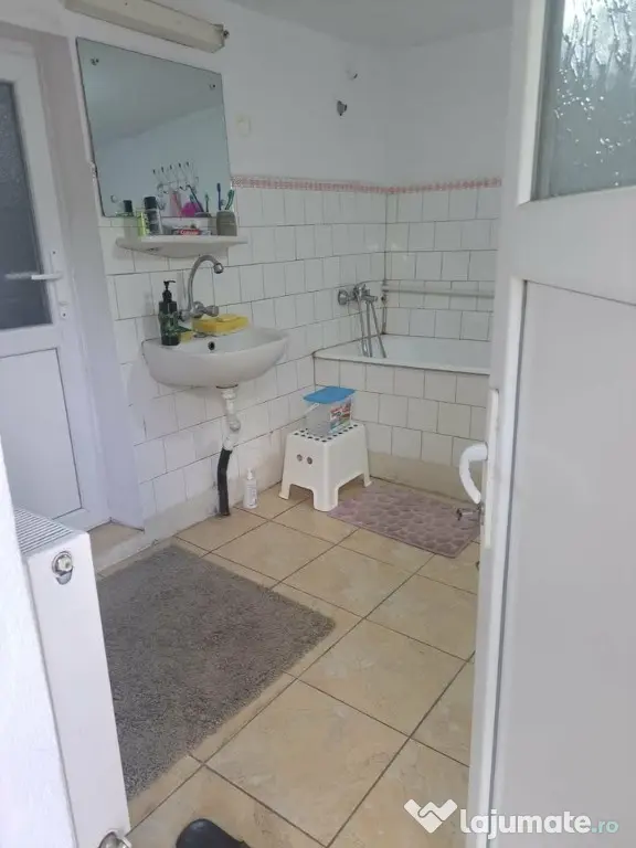 Vand casa corabia pret negociabil Corabia, Olt - Corabia (Olt)