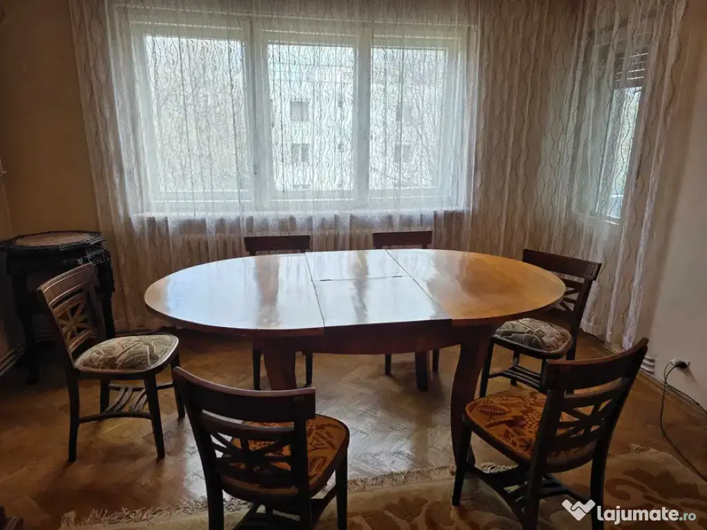 Set sufragerie anii '50: masă extensibilă + 6 scaune – stare impecabilă