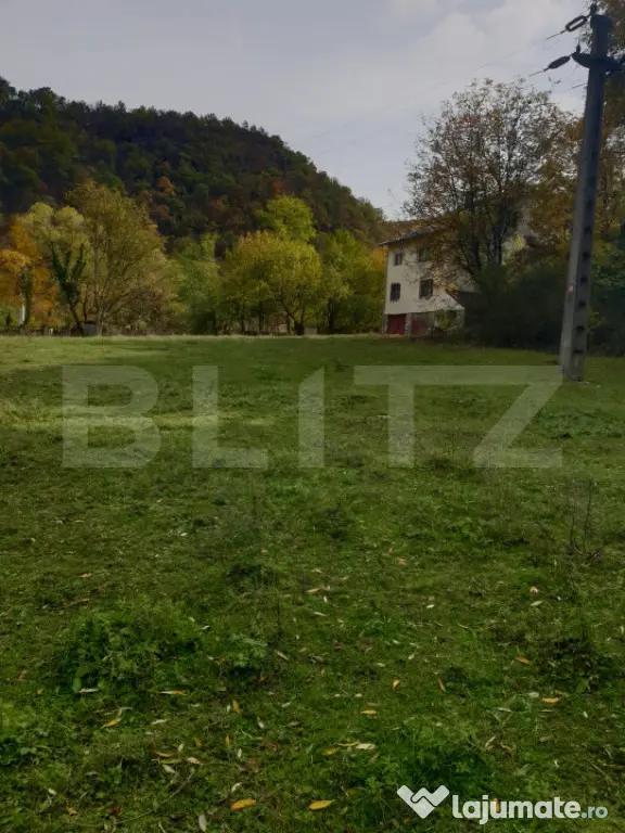 ???? Teren drept, 1.300 mp, două fronturi și panoramă spr - Gros (Hunedoara)