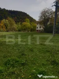 ???? Teren drept, 1.400 mp, două fronturi și panoramă spr