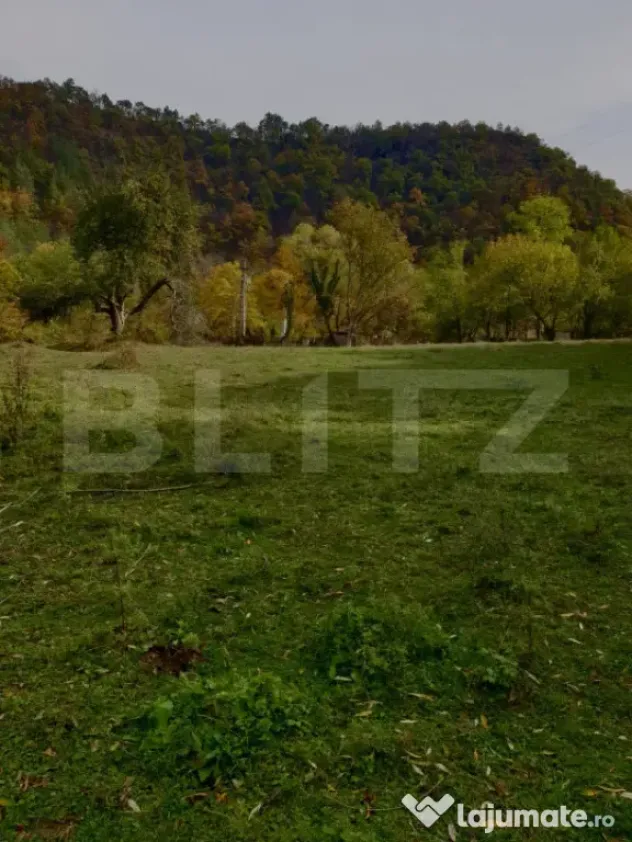 ???? Teren drept, 1.300 mp, două fronturi și panoramă spr - Gros (Hunedoara)