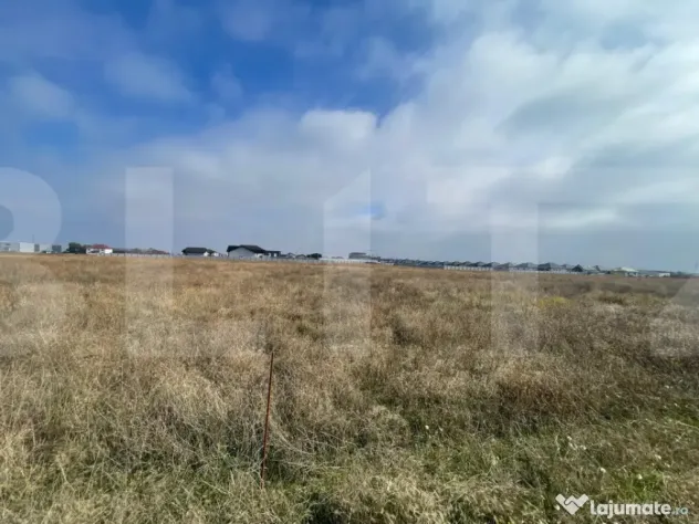 Teren intravilan de vanzare in Carcea, 27.236 mp, front stra - Craiova (Dolj)