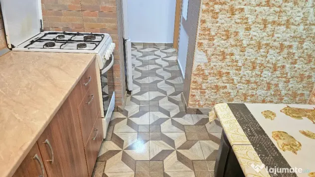 Inchiriez apartament cu 2 camere in Deva, Bld. Dacia, parter, - Deva (Hunedoara)