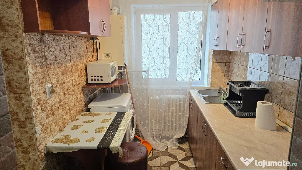 Inchiriez apartament cu 2 camere in Deva, Bld. Dacia, parter, - Deva (Hunedoara)