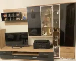 Biblioteca moderna si comoda cu sertare si usi sticla
