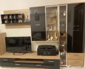 Biblioteca moderna si comoda cu sertare si usi sticla 