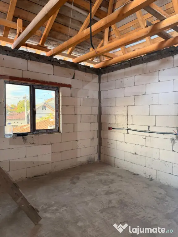 Casa P+1, Bariera Valcii, suprafata parter+etaj 200 mp - Craiova (Dolj)