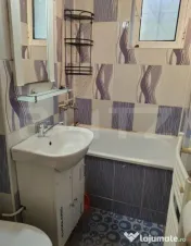Apartament de inchiriat cu 3 camere, 46 mp, zona Piata Flora