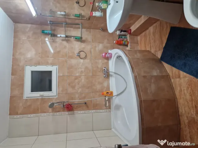 Vanzare Ap. 4 cam bloc reabilitat