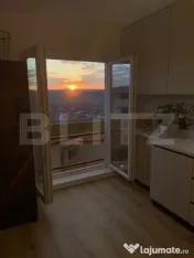 Apartament modern, 3 camere, 70 mp, 2 parcari, zona Apahida