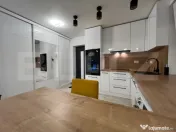 Apartament cu 2 camere complet renovat - Piața 1 Decembrie 