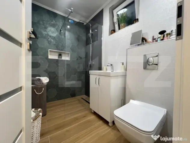 Apartament cu 2 camere complet renovat - Piața 1 Decembrie - Oradea (Bihor)
