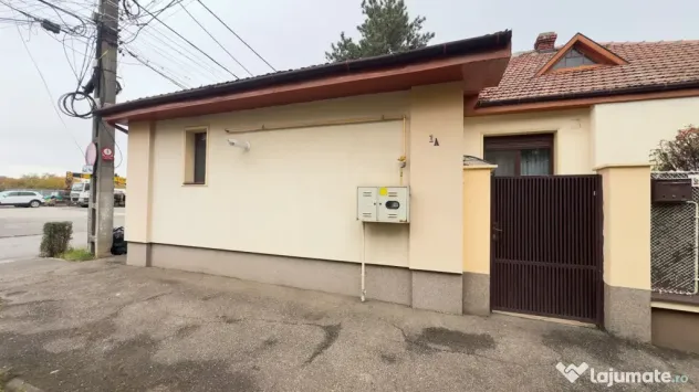 Casa individuala cu 4 camere, 2 fronturi stradale, zona Lipo - Timisoara (Timis)
