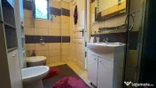 Casa individuala cu 4 camere, 2 fronturi stradale, zona Lipo 