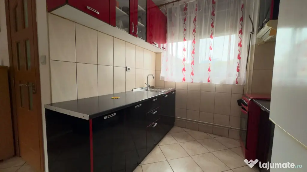 Casa individuala cu 4 camere, 2 fronturi stradale, zona Lipo - Timisoara (Timis)