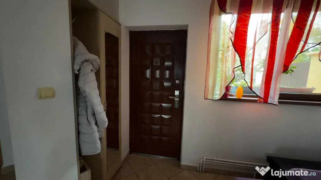 Casa individuala cu 4 camere, 2 fronturi stradale, zona Lipo - Timisoara (Timis)
