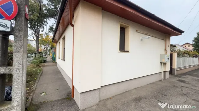 Casa individuala cu 4 camere, 2 fronturi stradale, zona Lipo - Timisoara (Timis)