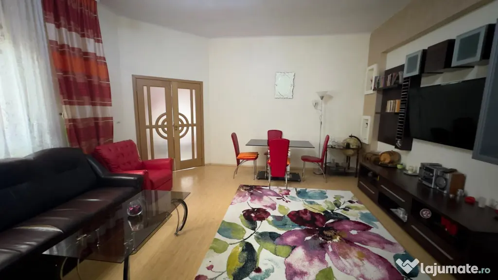Casa individuala cu 4 camere, 2 fronturi stradale, zona Lipo - Timisoara (Timis)