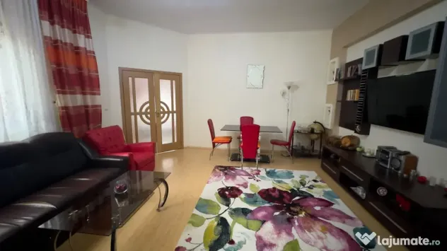 Casa individuala cu 4 camere, 2 fronturi stradale, zona Lipo - Timisoara (Timis)