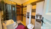 Casa individuala cu 4 camere, 2 fronturi stradale, zona Lipo 