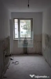 Apartament 3 camere de vânzare/ zona Astra 